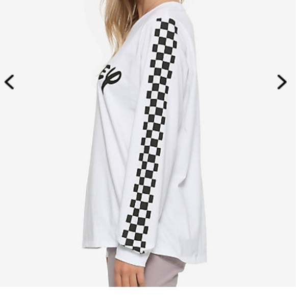 NWT Universe Disney Checkerd Women's Shirt M - Picture 1 of 5